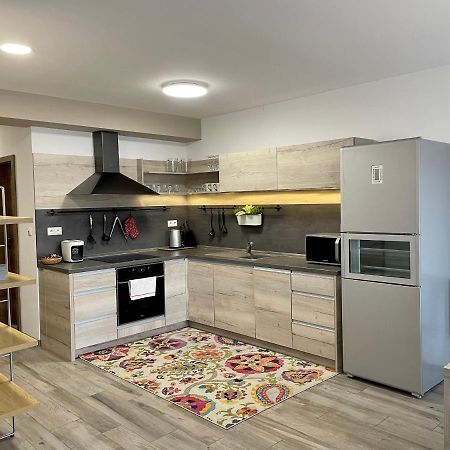 Mj Apartments Panorama Доновали Екстериор снимка