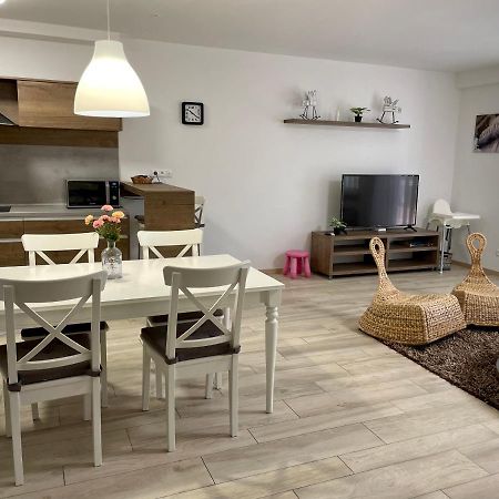 Mj Apartments Panorama Доновали Екстериор снимка