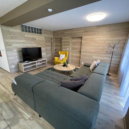 Mj Apartments Panorama Доновали Екстериор снимка