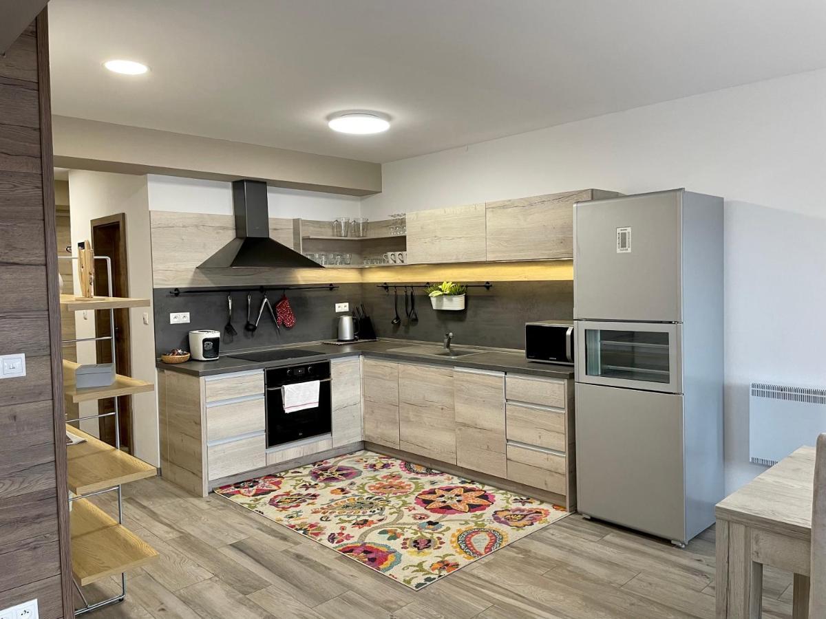 Mj Apartments Panorama Доновали Екстериор снимка