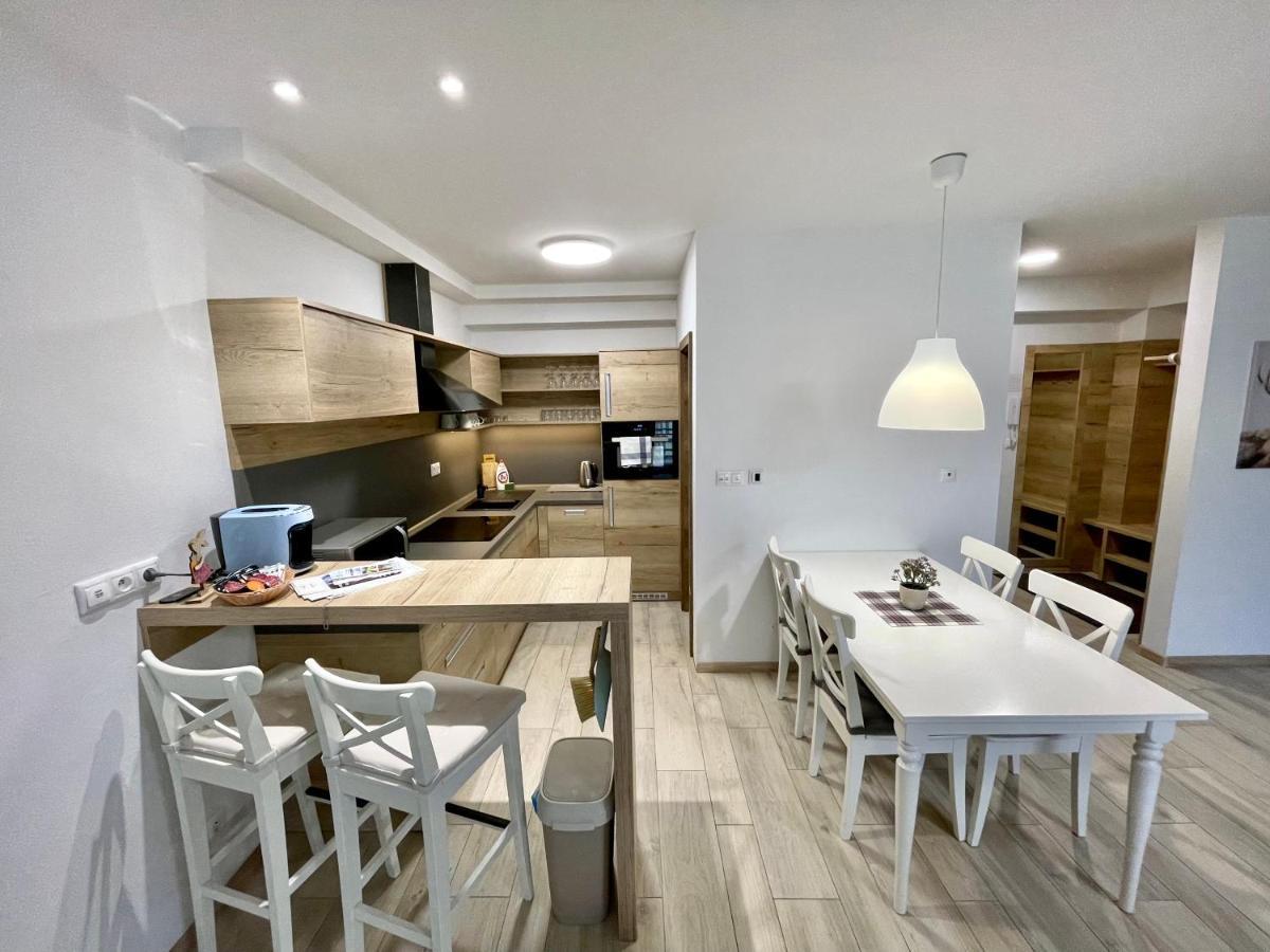 Mj Apartments Panorama Доновали Екстериор снимка