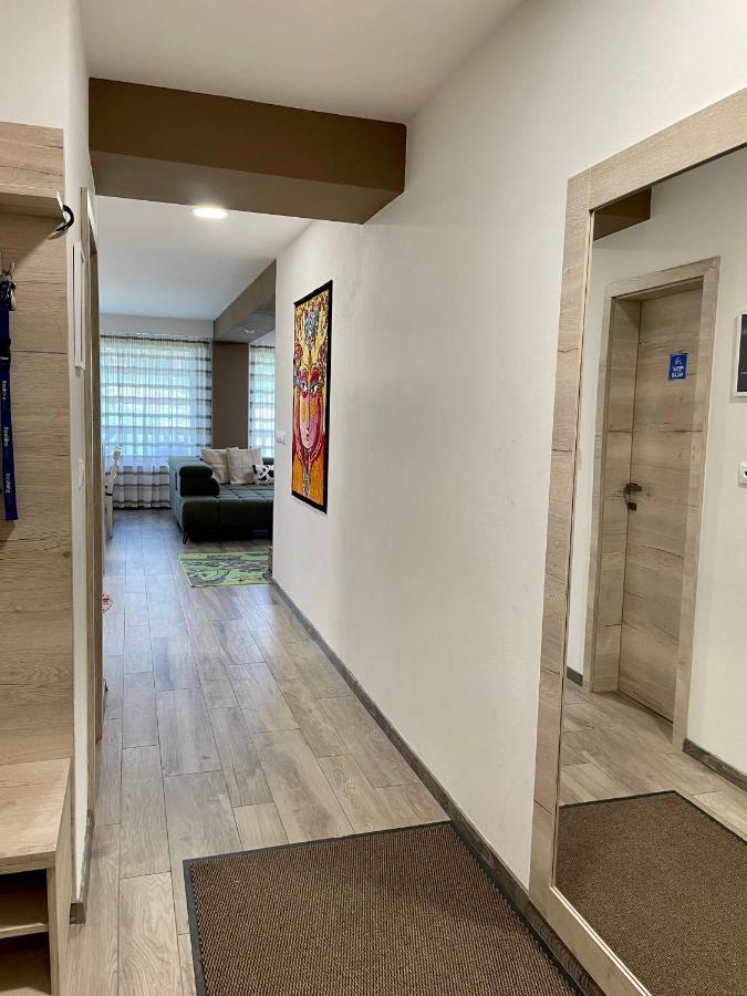 Mj Apartments Panorama Доновали Екстериор снимка