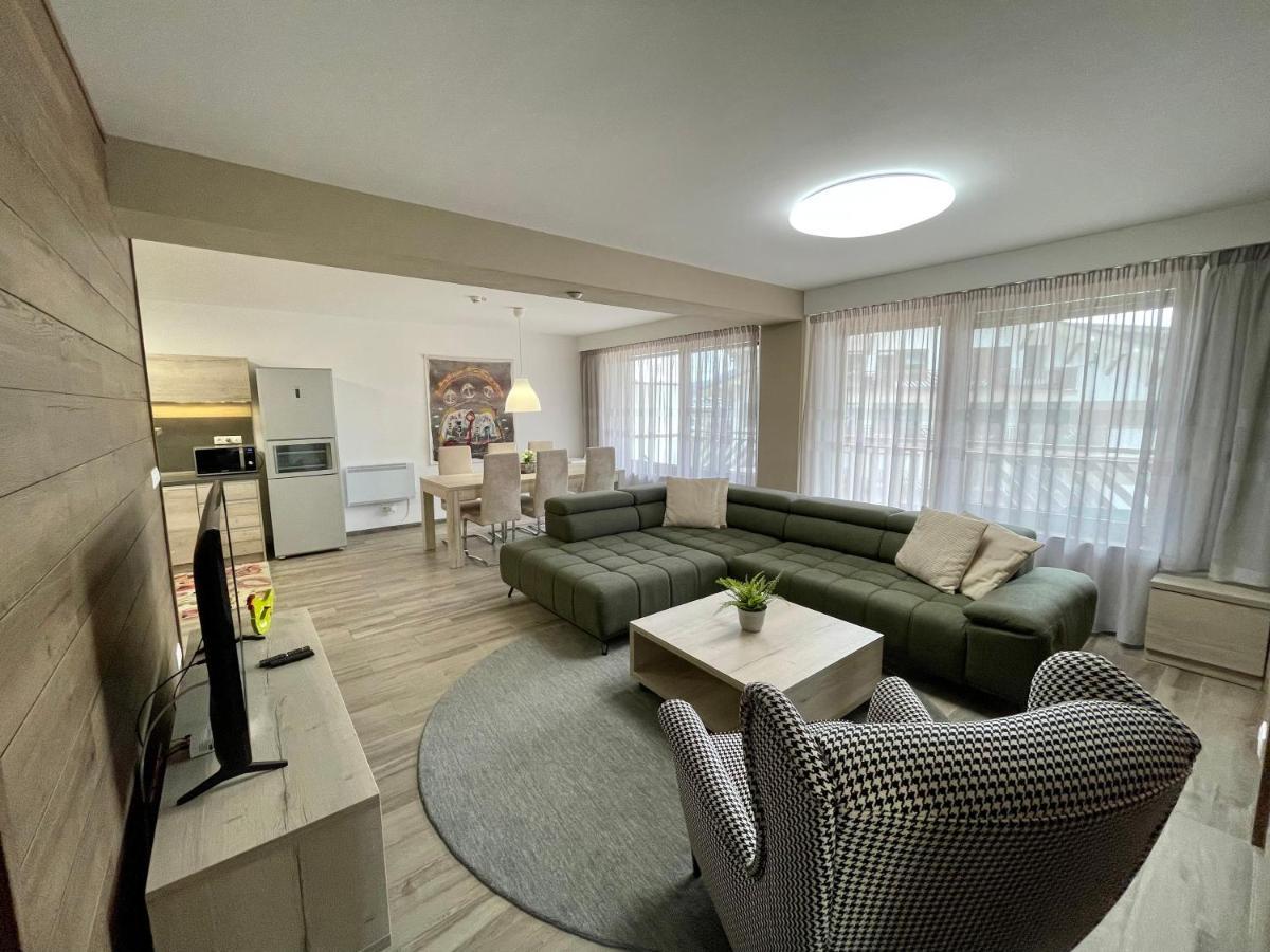 Mj Apartments Panorama Доновали Екстериор снимка